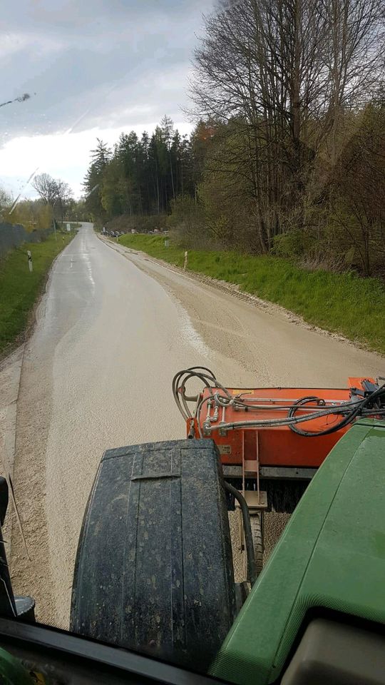 Straßenreinigung, Baustellenreinigung mit Kehrmaschine + Traktor in Ingolstadt