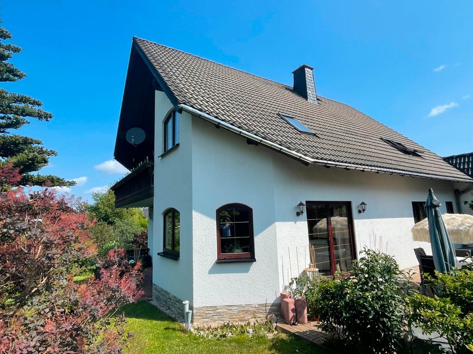 Traumhaus in Toplage mit 2 WE & Büro od. Ferienwohnung, Kamin, FbH, Pool,3 Garagen uvm. in Schwarzenberg (Erzgebirge)