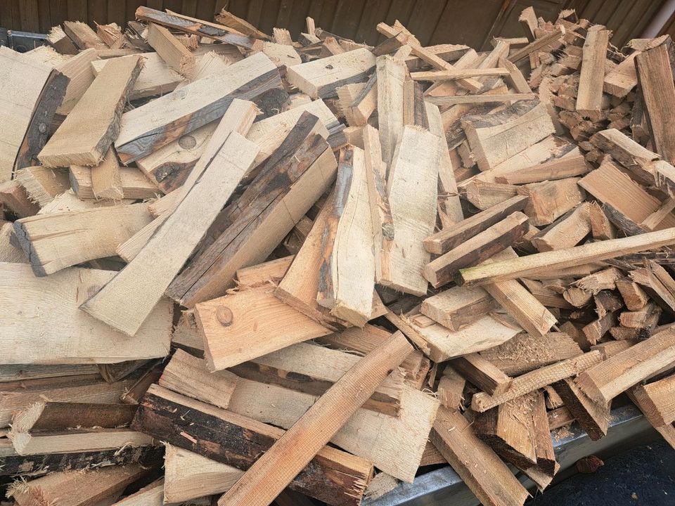 Anfeuerholz Brennholz gesägt zu verkaufen in Kempten