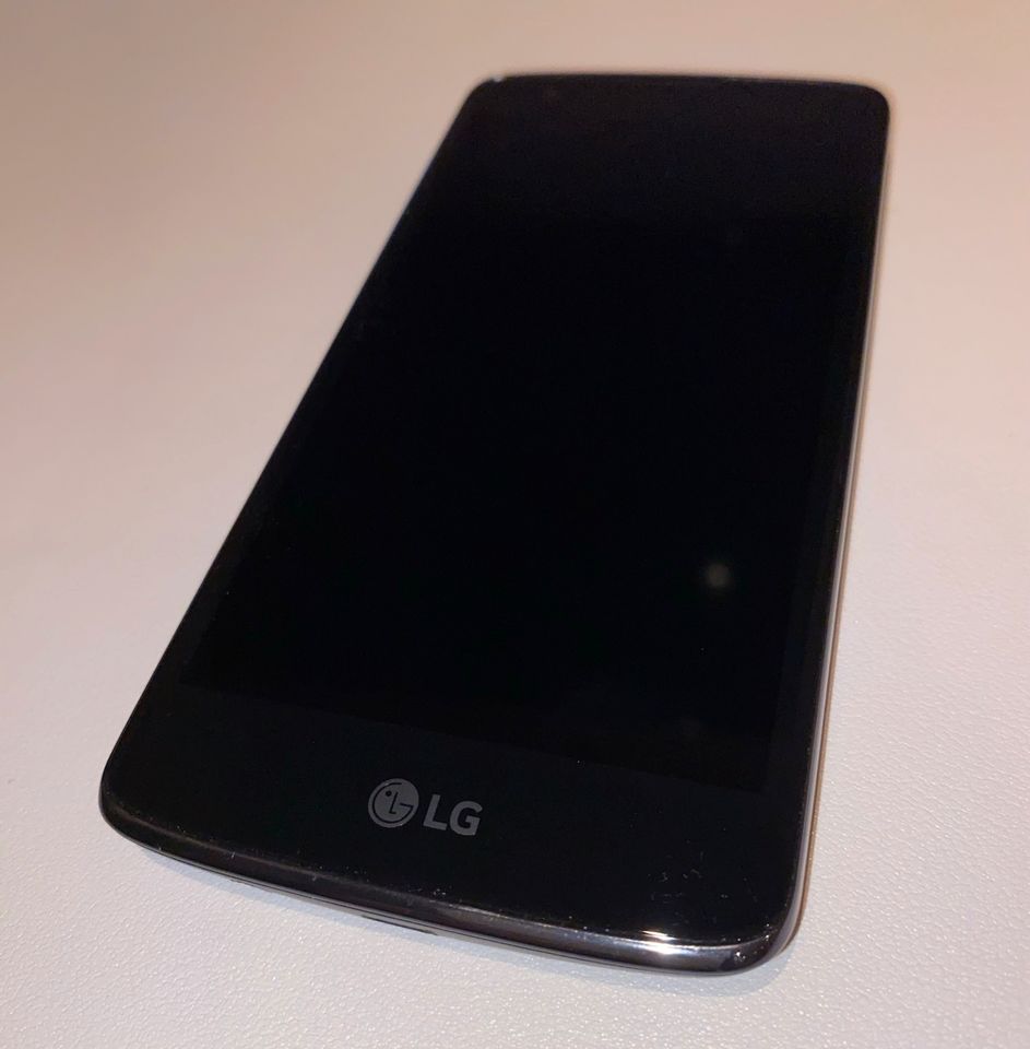LG K8 Smartphone in Hünfeld