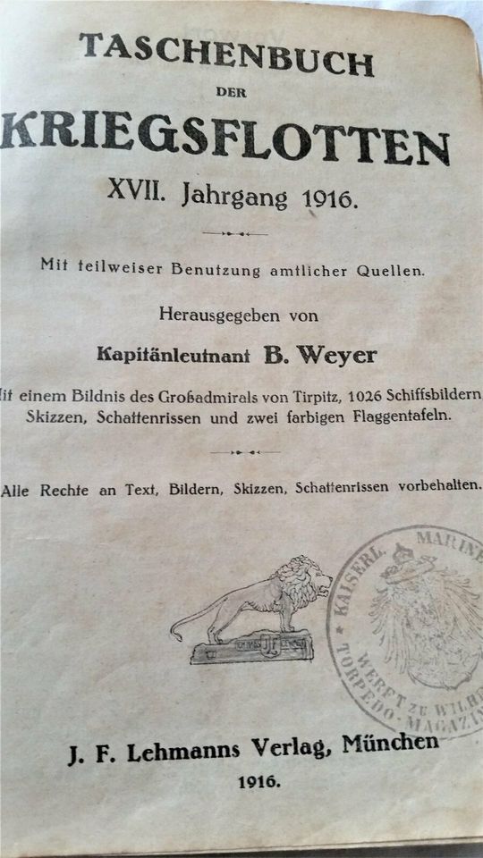 ein sehr altes Taschenbuch der Kriegsflotten von 1916 in Stuhr