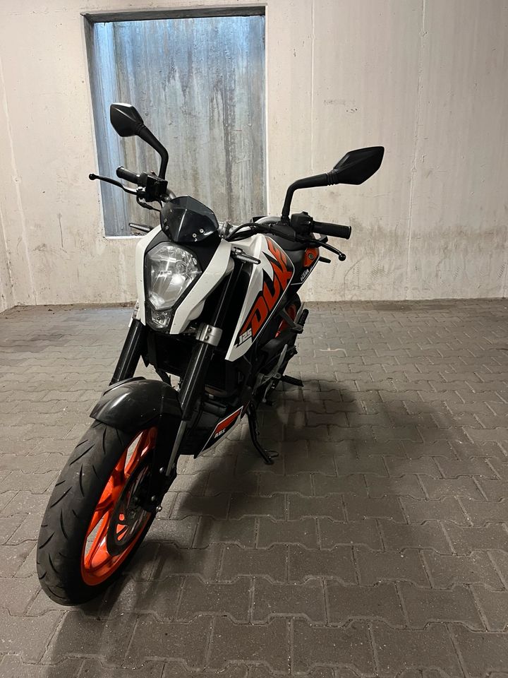 Ktm Duke 125 in Grünkraut