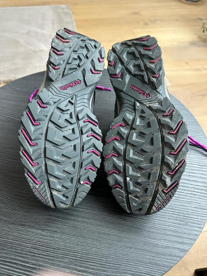 Columbia Trekking-Wanderschuhe wasserdicht in Größe 40,5 in Nürtingen