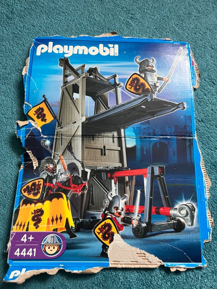 Playmobil Ritter Set Angriffsturm 4441 in Heuchelheim