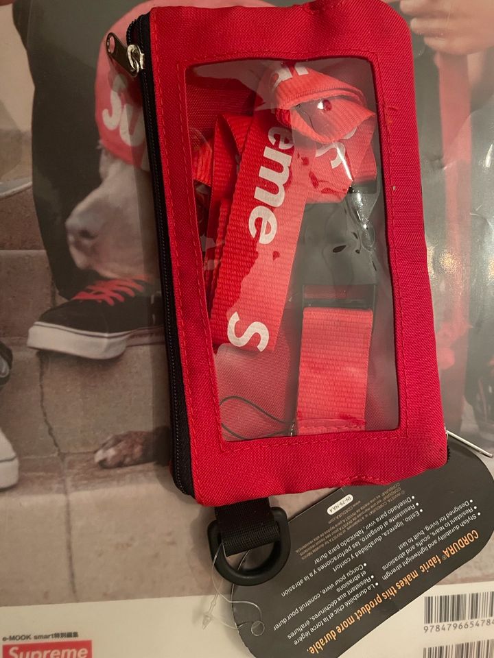 Supreme x Cordura Handy Bag in Darmstadt