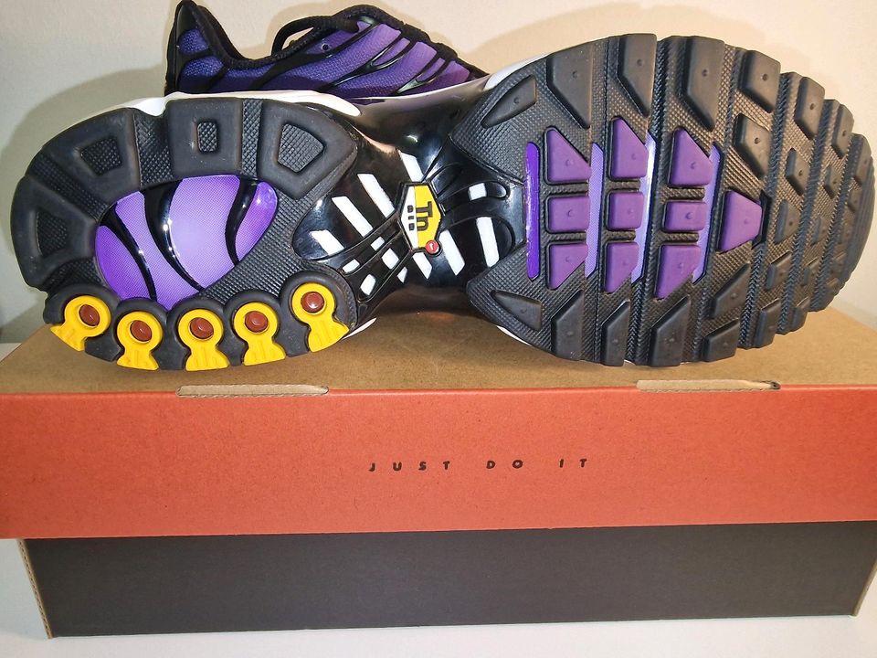 Nike Air Max Plus OG Tn voltage purple Gr 44,5 neu in Hamburg