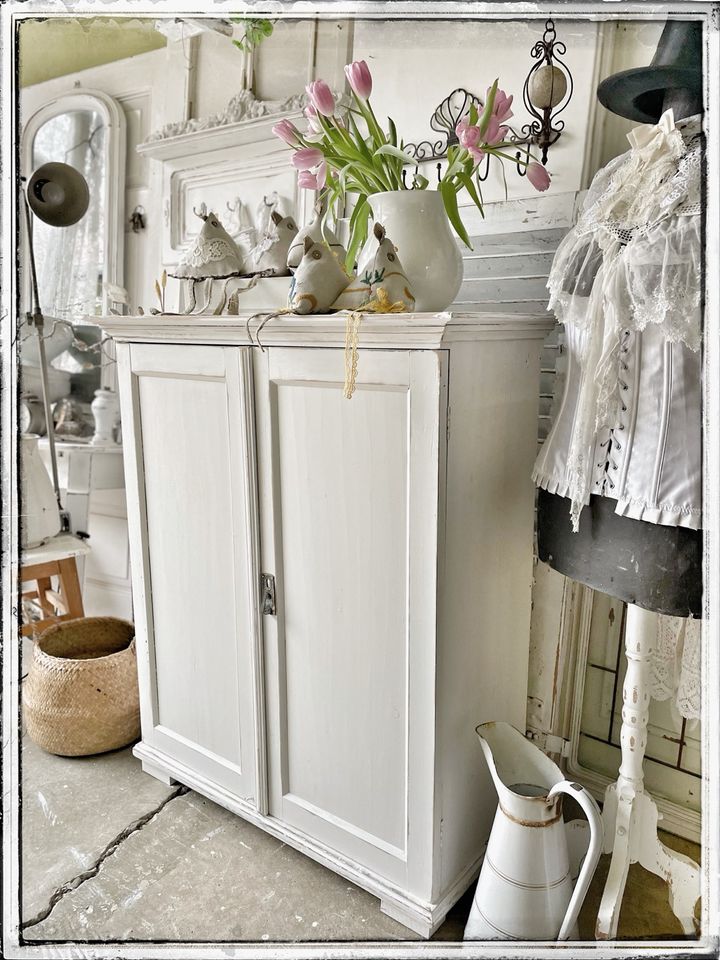 Alter Schrank Shabby in Kranichfeld