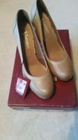 Dunkelbeige Pumps/High Heels von Venturini aus Leder *NEU* Bayern - Herrieden Vorschau