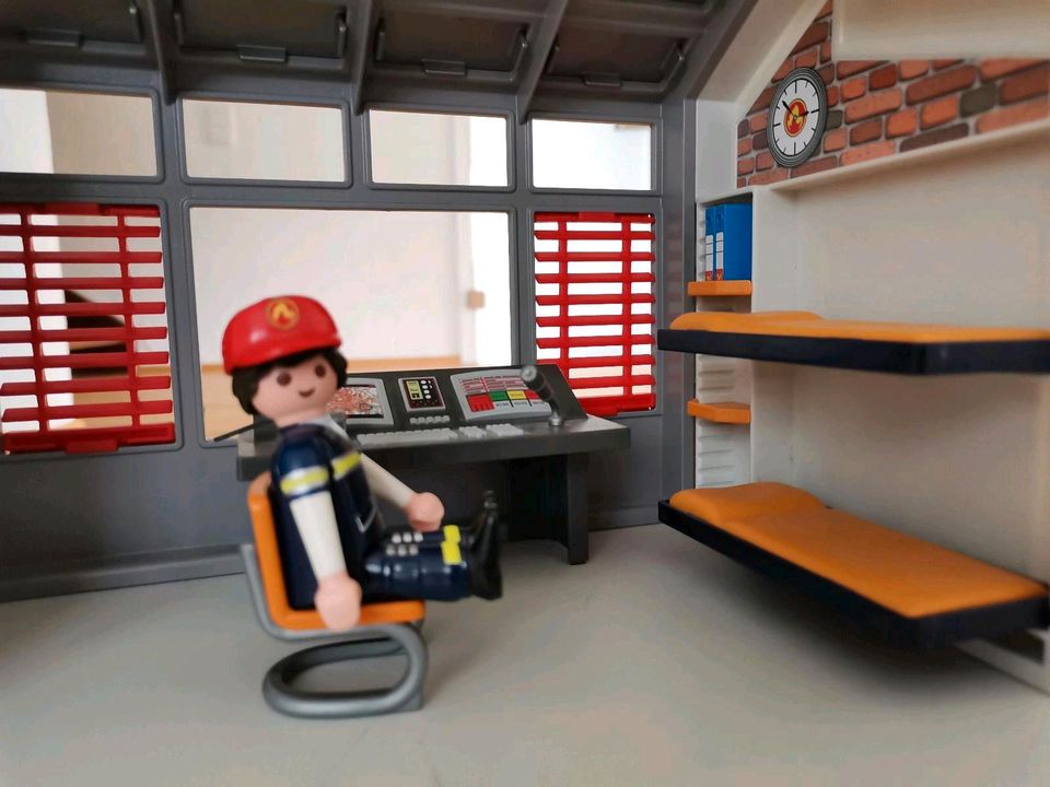 PLAYMOBIL 9462 große Feuerwache mit sound in Alpirsbach