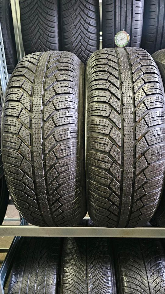 Semperit Winter 215 65R16 98H 7,5mm Dot 3719. SUV in Castrop-Rauxel