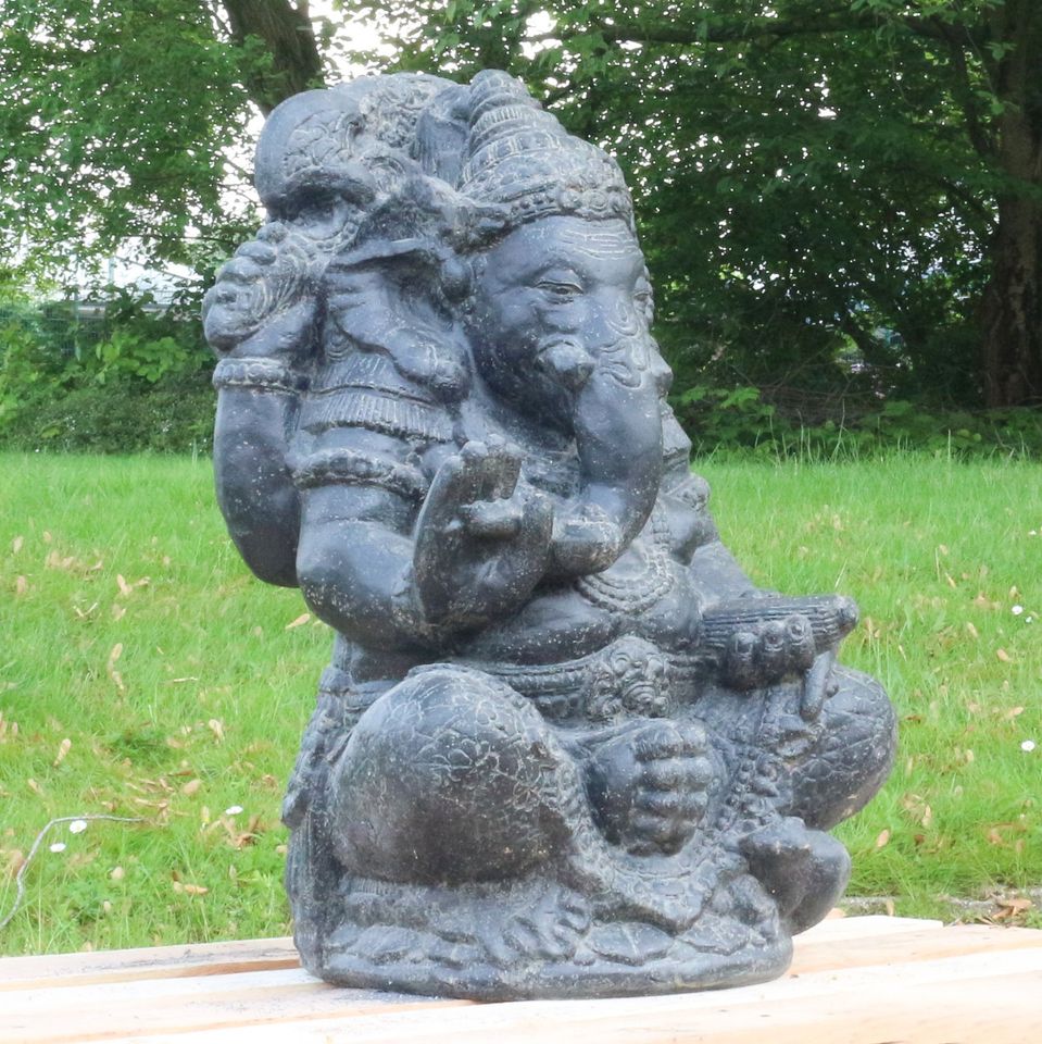 Stein Figur Ganesha Skulptur Gartenfigur Lavastein Grau ca. 80 cm in Bochum