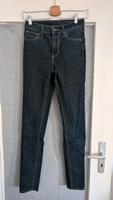 Gebrauchte Levi's Jeans 721 High Rose Skinny in dunkelblau 25/32 Hessen - Neu-Isenburg Vorschau