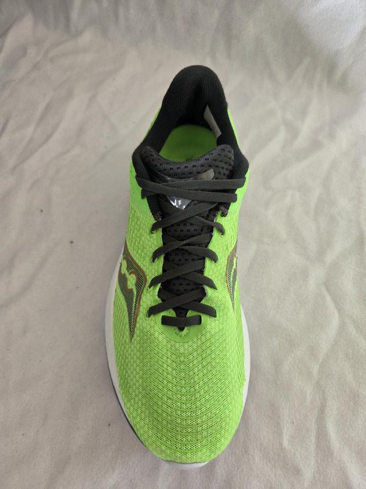 Saucony Kinvara Pro Größe 45 Laufschuhe Carbonschuhe Running in Heroldstatt