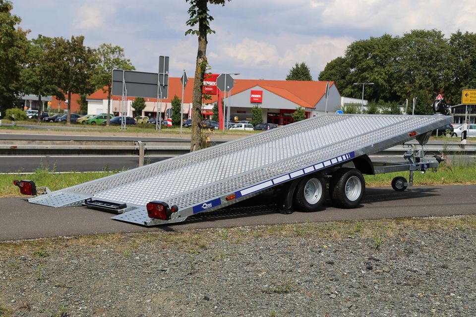 NEU Fahrzeugtransporter Blyss Anhänger 450x200cm 2700kg zGG in Seesen