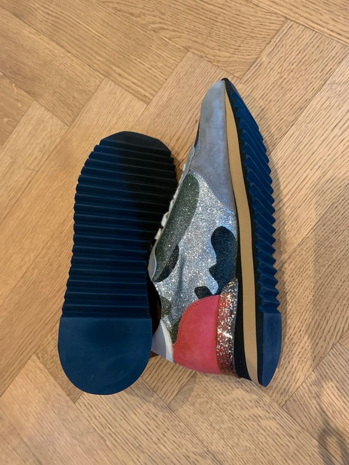 Neue Damensneaker Sneaker Via Roma 15 in Größe 38 in Bad Homburg