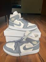 Jordan 1 Mid grau/weiß Größe 38,5 Bayern - Vilshofen an der Donau Vorschau