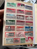 Briefmarken , Karton + 2 Bücher mehrere hundert Briefmarken Berlin - Tempelhof Vorschau