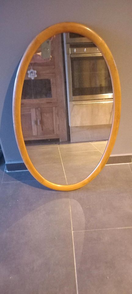 Spiegel, oval shabby in Arnstadt