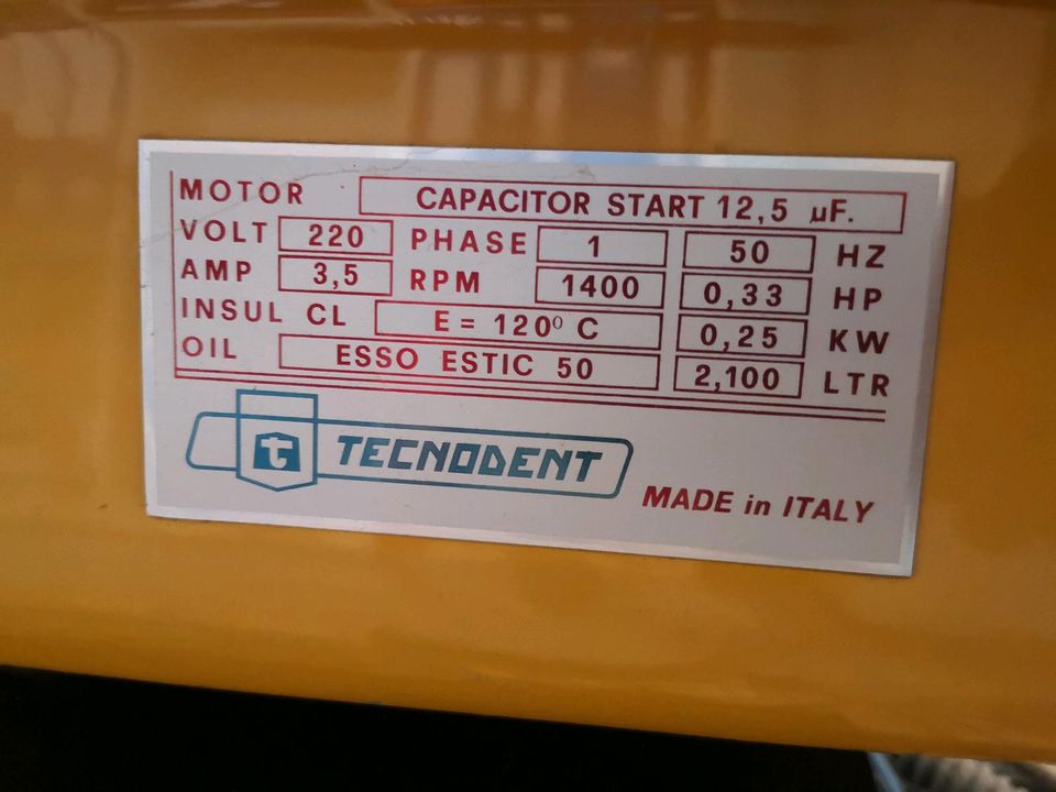 Vintage Zahnarztstuhl TECNODENT, 70er/80er Jahre, funktioniert! in Mönchengladbach