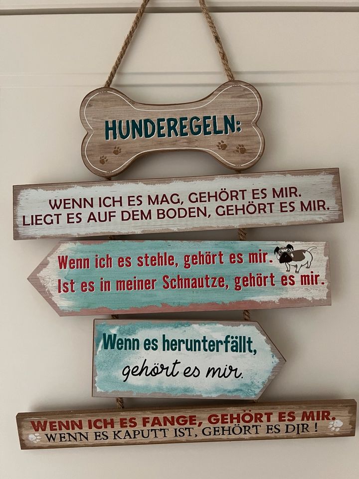 Hunderegeln, Dekoschild in Riegelsberg