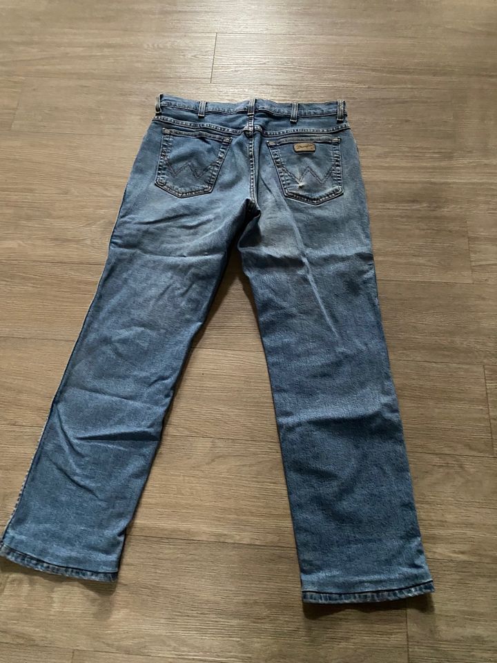 4 Brax & Wrangler Herren Hosen Jeans Cord Texas Stretch Gr. 34/30 in Gelsenkirchen