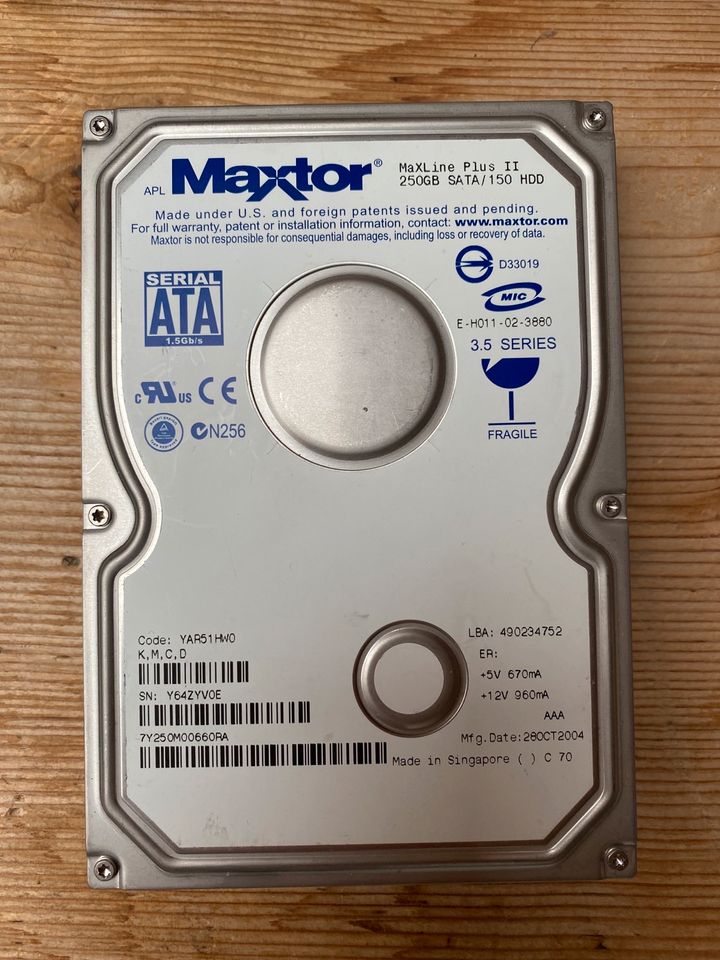 2x250 GB Festplatte (HDD) 3,5" SATA Maxtor MaXLine Plus II 7Y250M in Haimhausen