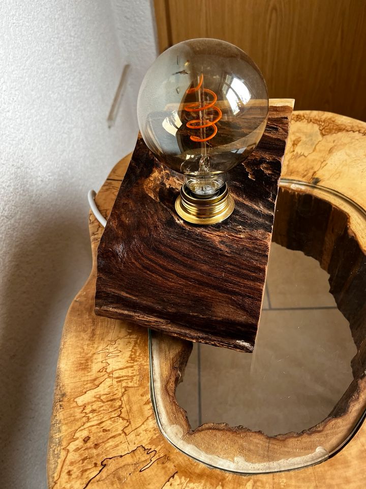 Handmade Lampe aus Robinien Holz in Neustrelitz