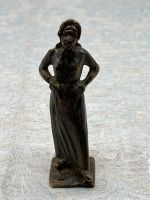 ALTE SKULPTUR AUS BRONZE STEHENDE FRAU 12cm 350g - Versand kostenlos - Wir sind für Sie da lokal in 86830 Schwabmünchen oder online ARTHOME24 Bayern - Schwabmünchen Vorschau