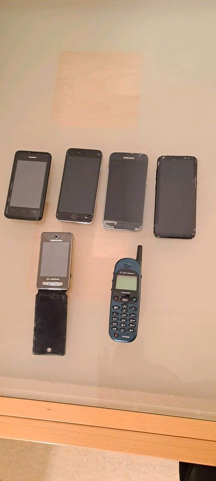 Handy iPhone, Samsung,  Huawei, Motorola defekt in Bad Salzuflen