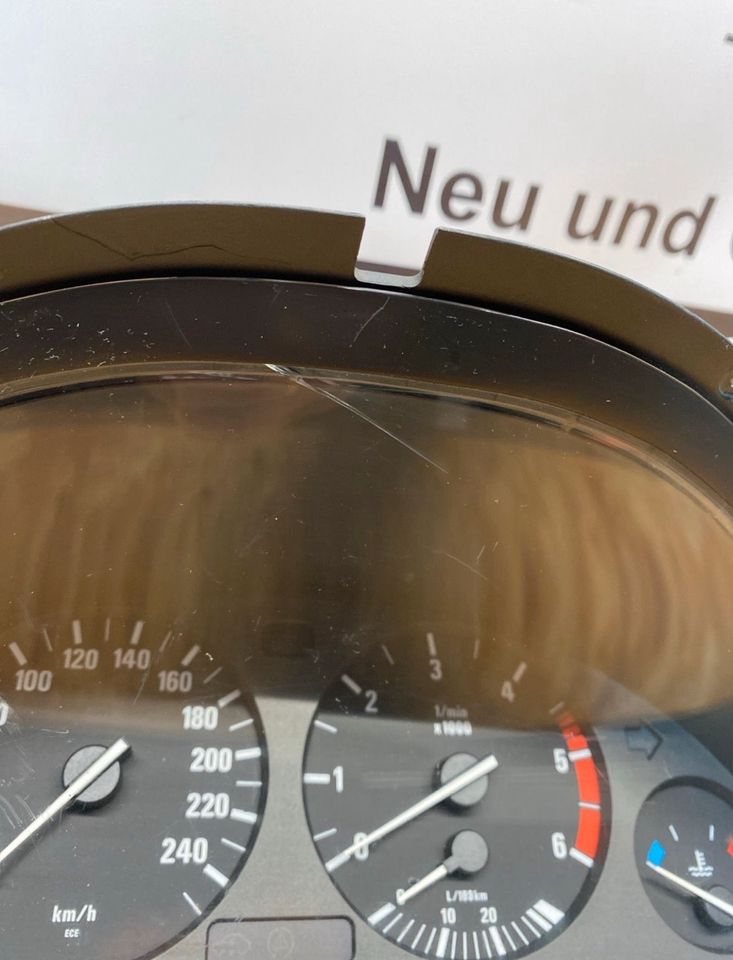 BMW 5 (E39) 520D Tachometer Kombiinstrument 6211-6914913 in Vechta