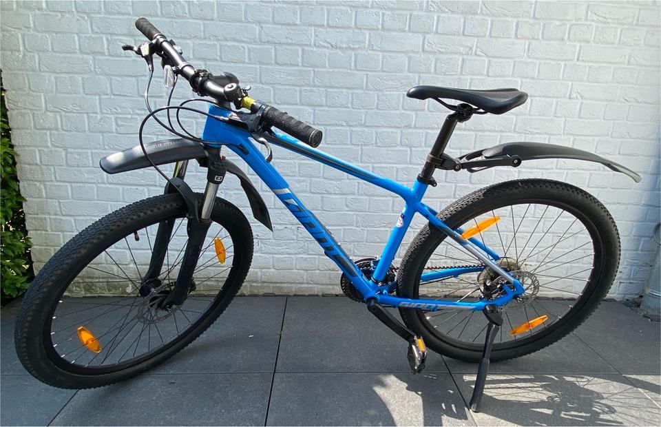 Giant ATX 1 Mountainbike Jahr 2020 Blau 27 5 Gr. S in Dusseldorf Oberkassel Herrenfahrrad gebraucht kaufen kleinanzeigen