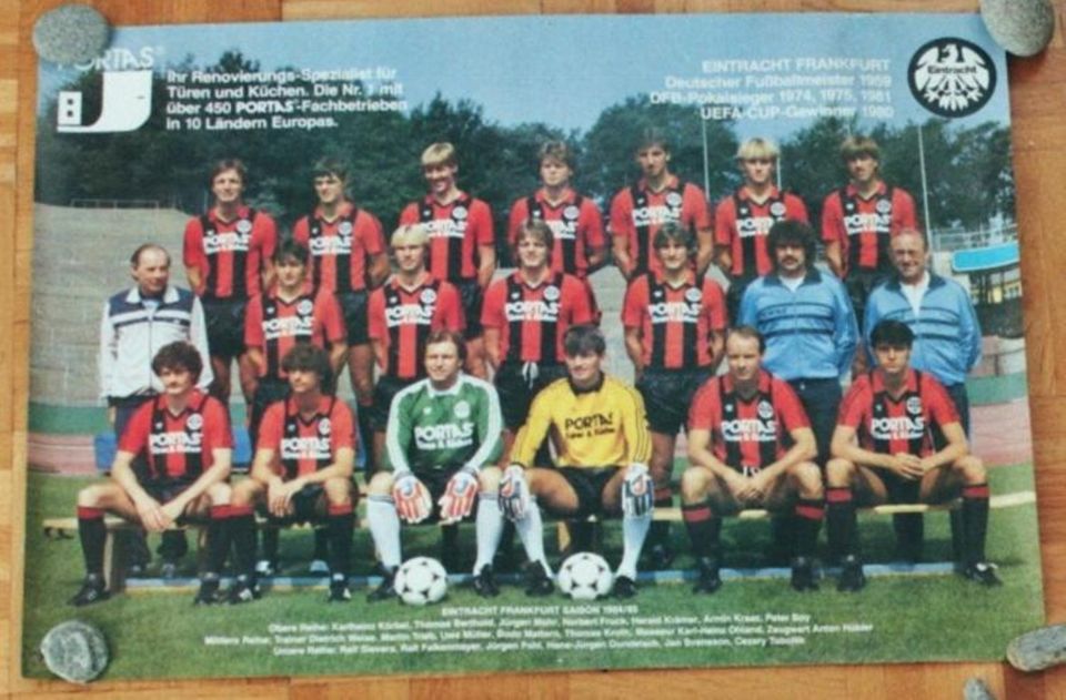 Eintracht Frankfurt Mannschaftsposter mit Spielernamen 1984/1985 in Rosenthal