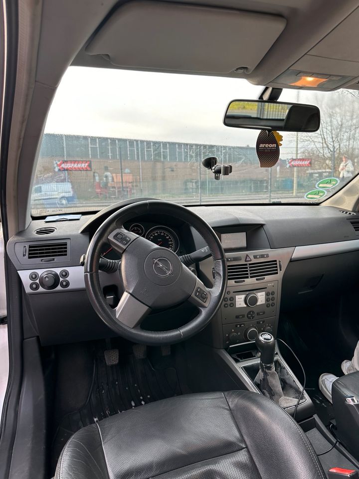 Opel Astra H 1,6 in Siegen