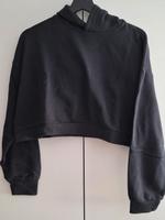 Schwarzer bauchfreier Pullover / Crop Hessen - Guxhagen Vorschau