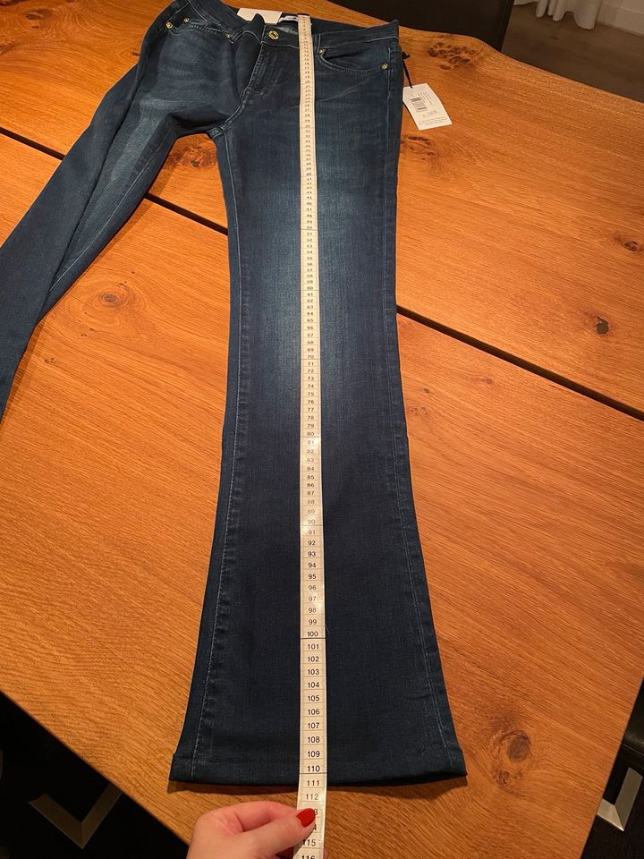 Neu! 7 Seven For All Mankind Gr. 28 Bootcut Jeans dunkelblau in Erwitte
