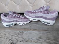 Nike Air Max 95 Plum Fog/Metallic Silver Gr 36.5 Mecklenburg-Vorpommern - Stralsund Vorschau