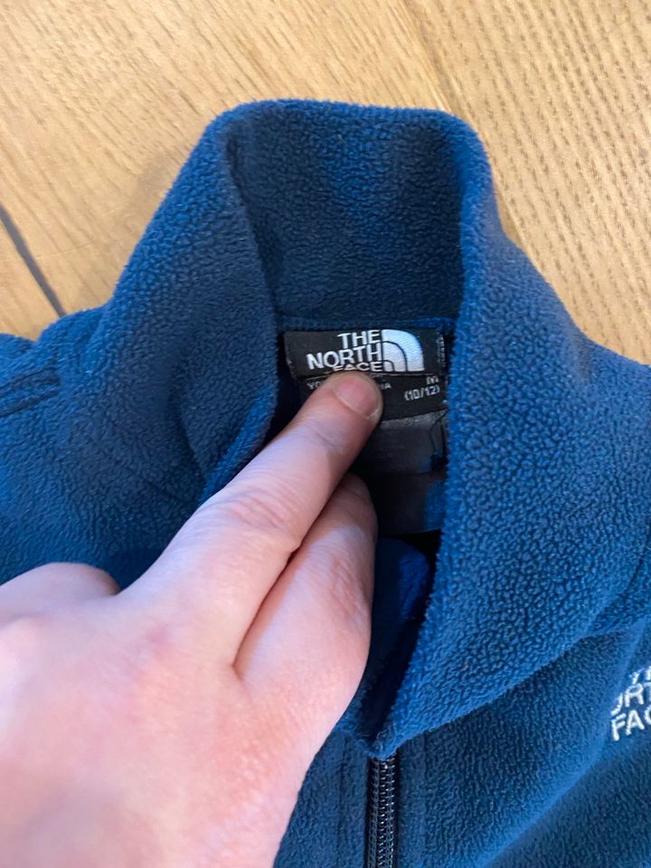 The north Face Fleece Pullover Gr 140/146 (M) in Friesoythe