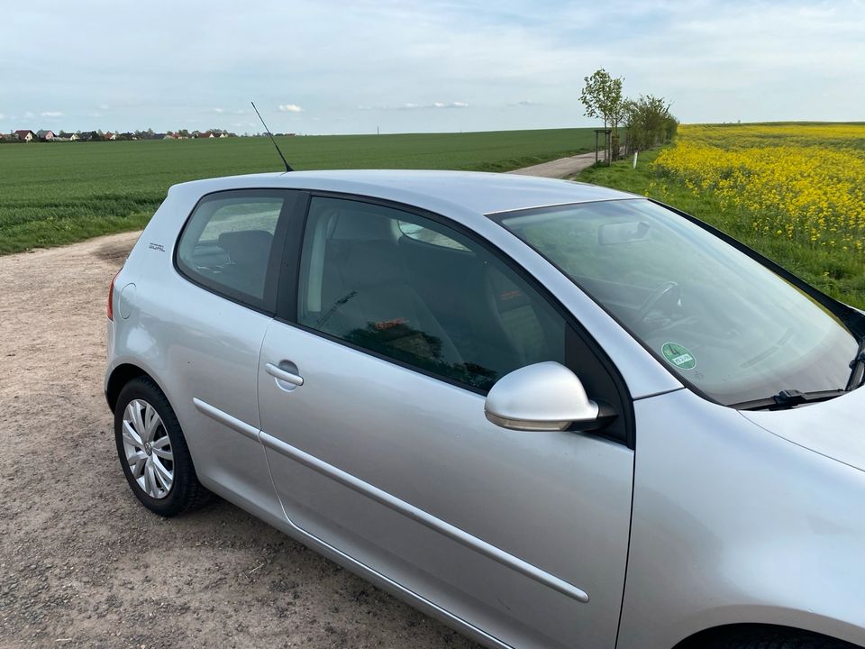 Volkswagen Golf 5 in Magdeburg