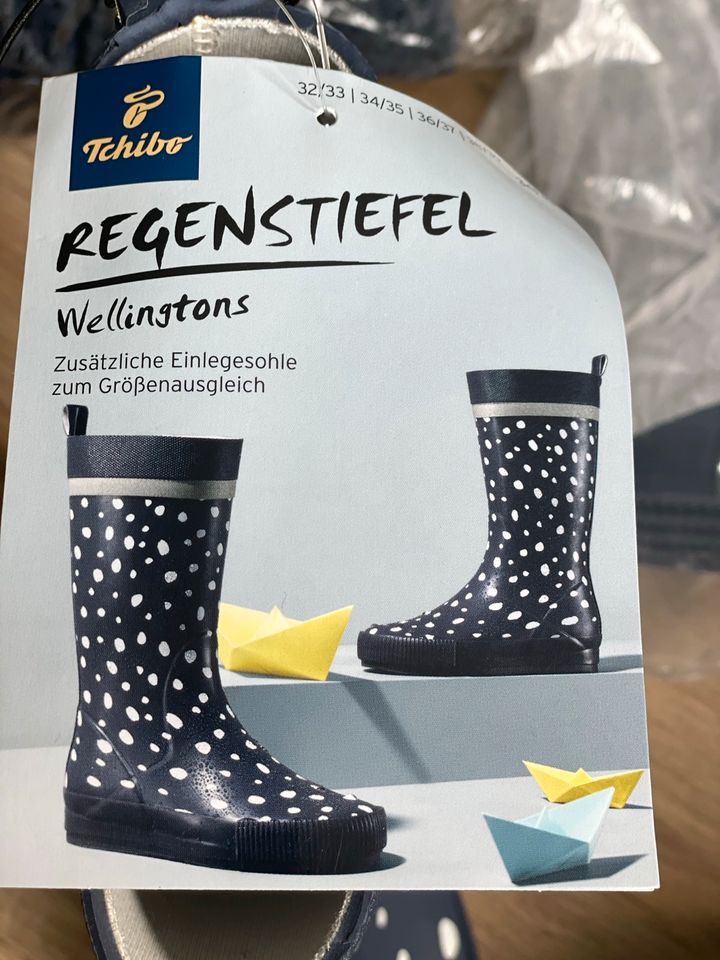 Dunkelblaue mit weis  Regenstiefel große 34-35 in Hamburg