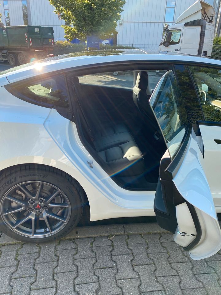 Tesla Model 3 / Unicorn // 60kWh // 325ps in Dietzenbach