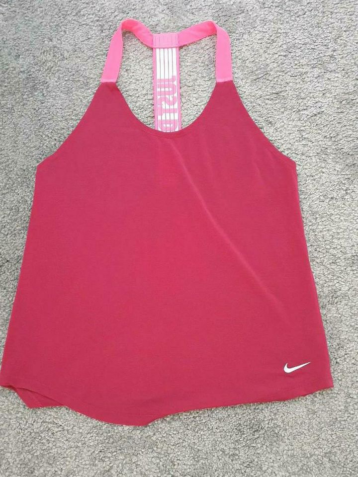 Nike Lauftop Top Dry Fit Gr. XS in Wolfsburg