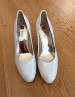 Högl Brautschuhe Pumps, 38,5 Defekt am Absatz Bayern - Altfraunhofen Vorschau