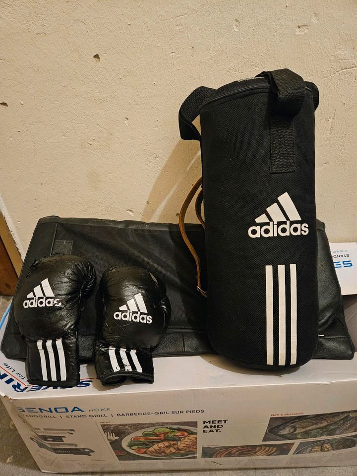 Adidas Boxset mit Handschuhe für Kinder. in Hessen - Darmstadt | Spielzeug  für draussen günstig kaufen, gebraucht oder neu | eBay Kleinanzeigen ist  jetzt Kleinanzeigen