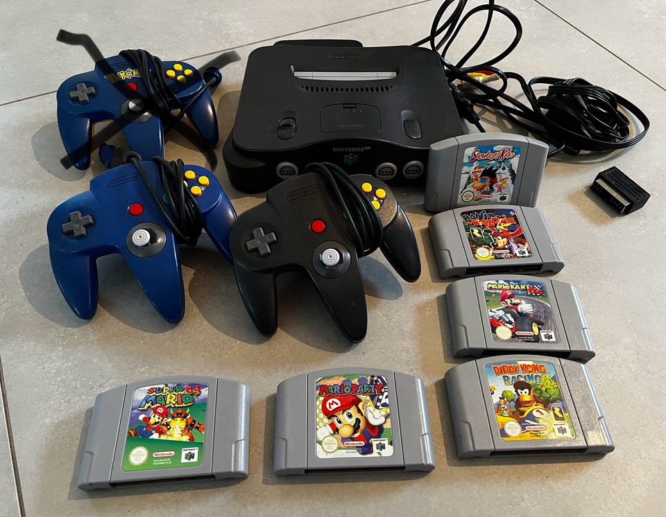Nintendo 64 Konsole mit 2 Controllern und 6 Spielen in Neumünster