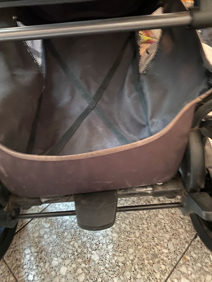 Top Zustand Peg Perego Ypsi Kombi Kinderwagen Babyschale Isofix in Nürtingen