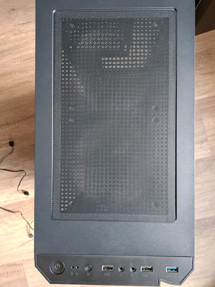 Gaming PC GEHÄUSE mit 6 Lüftern (120mm) in Radevormwald