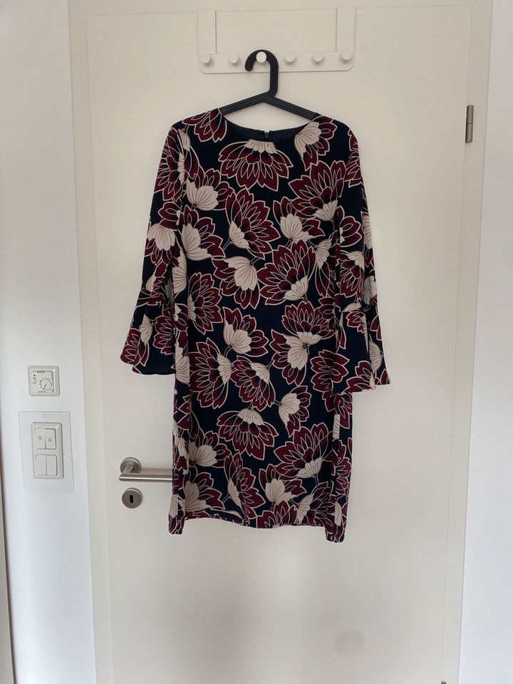 hallhuber Kleid Größe 40 in Leverkusen