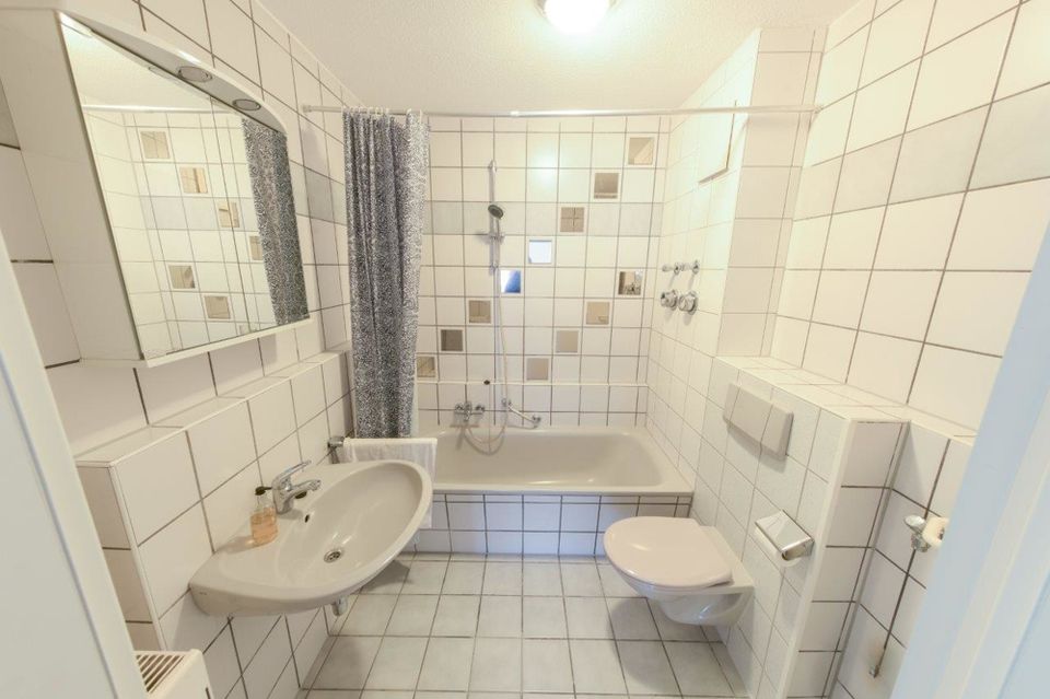Idyllische 2-Zimmer-Wohnung im Hochparterre direkt am Neckar gelegen mit Tiefgaragenstellplatz in Heidelberg