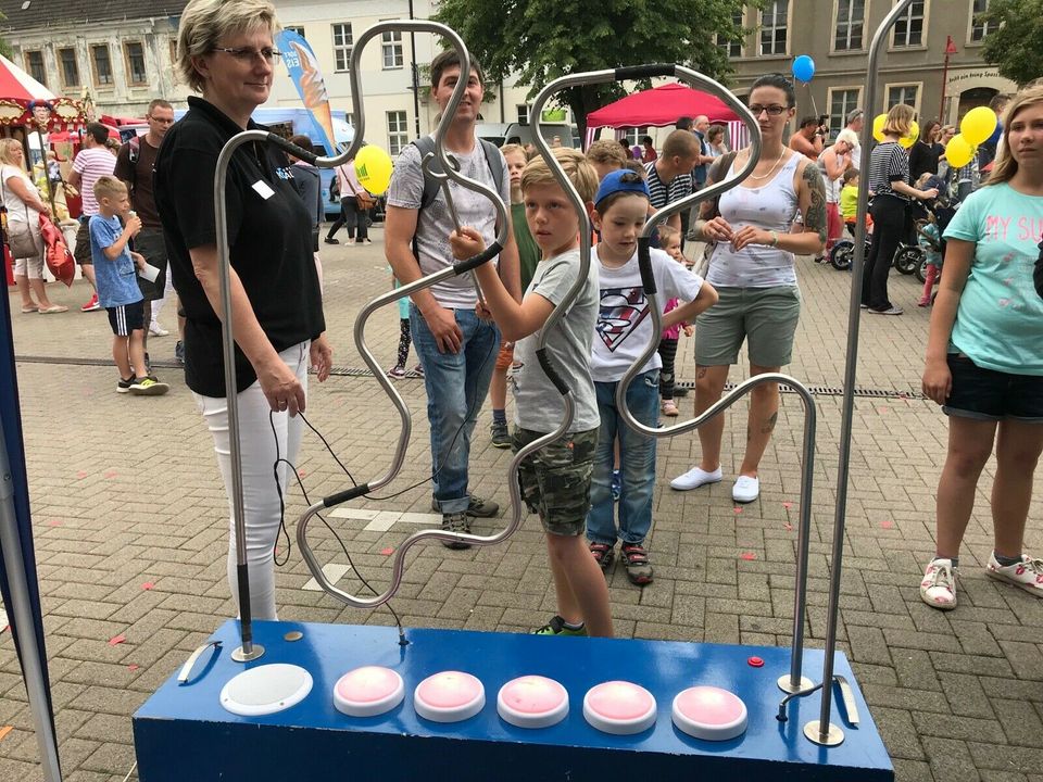 Kindergeburtstag Jahrmarkt Karussell Hüpfburg Büchsenwerfen Lukas in Magdeburg