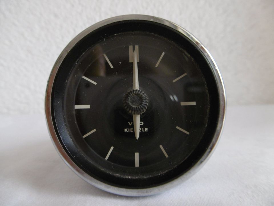 Oldtimer Auto Armaturenbrett Uhr (Original) in Thüringen -  Saalburg-Ebersdorf, Ersatz- & Reparaturteile